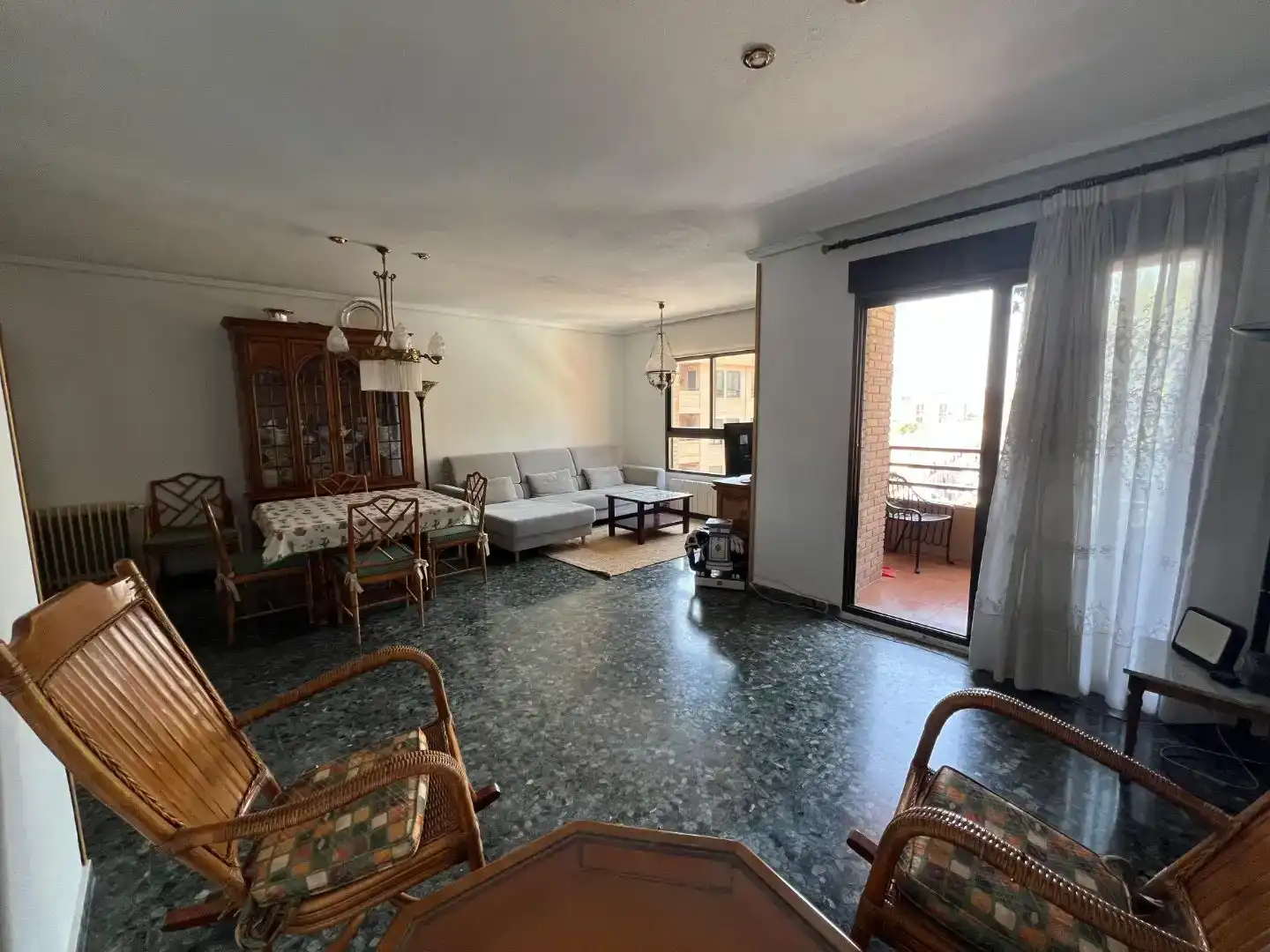 Sala d'estar de Pis de lloguer en Requena amb Aire condicionat, Moblat i Balcó