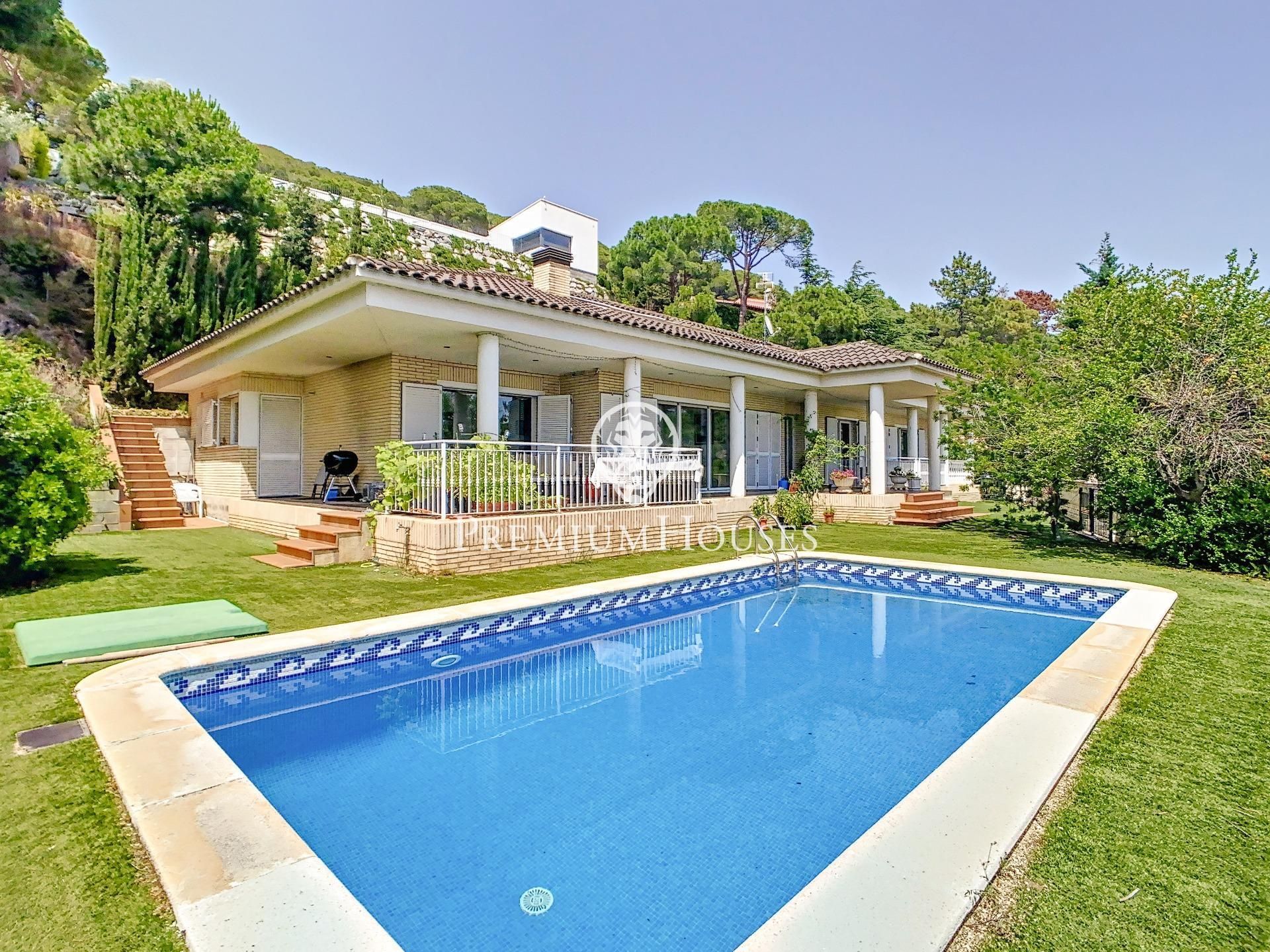 Exterior view of House or chalet for sale in Cabrils  with Air Conditioner, Heating and Private garden