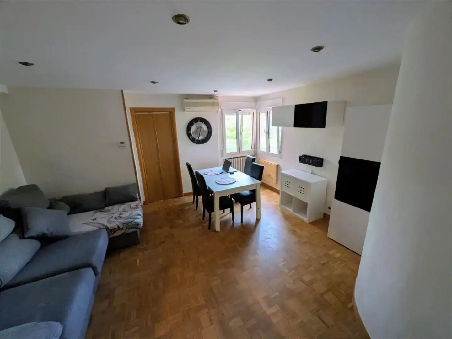 Sala d'estar de Pis en venda en Tres Cantos amb Aire condicionat, Jardí privat i Parquet