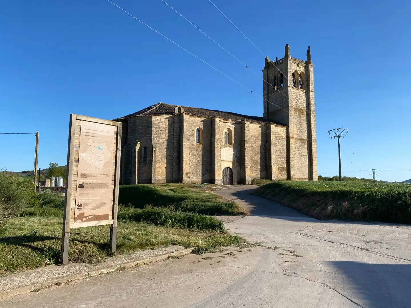 Vista exterior de Casa o xalet en venda en Villasandino amb Jardí privat i Traster
