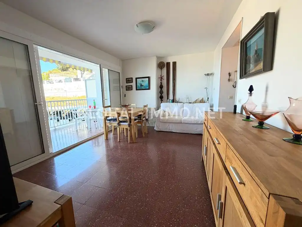 Vista exterior de Apartament en venda en Roses amb Terrassa, Piscina i Moblat