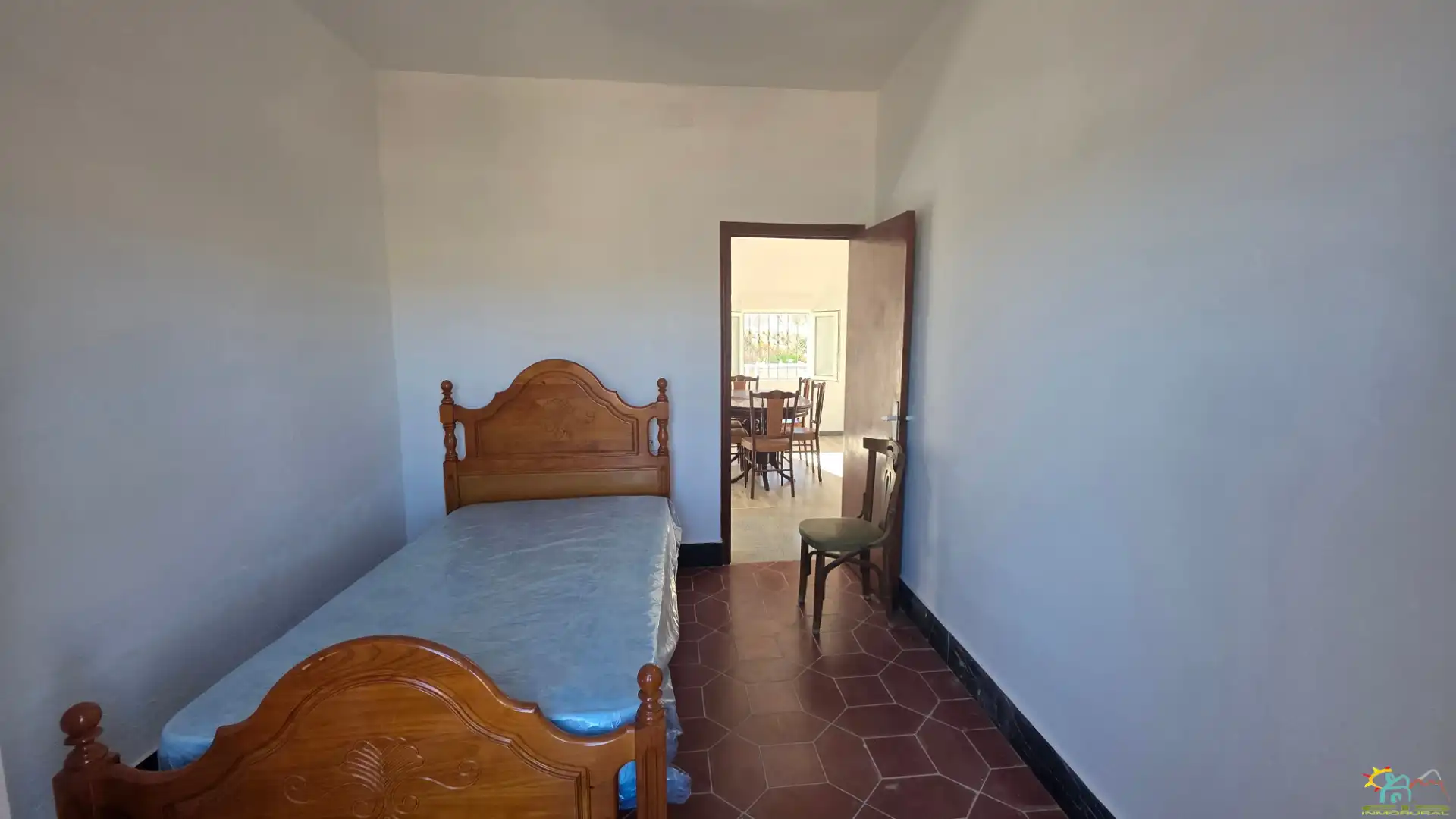Dormitori de Finca rústica en venda en Íllar amb Jardí privat, Terrassa i Moblat
