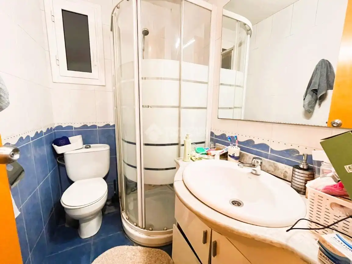 Baño de Piso en venta en L'Hospitalet de Llobregat con Parquet y Balcón
