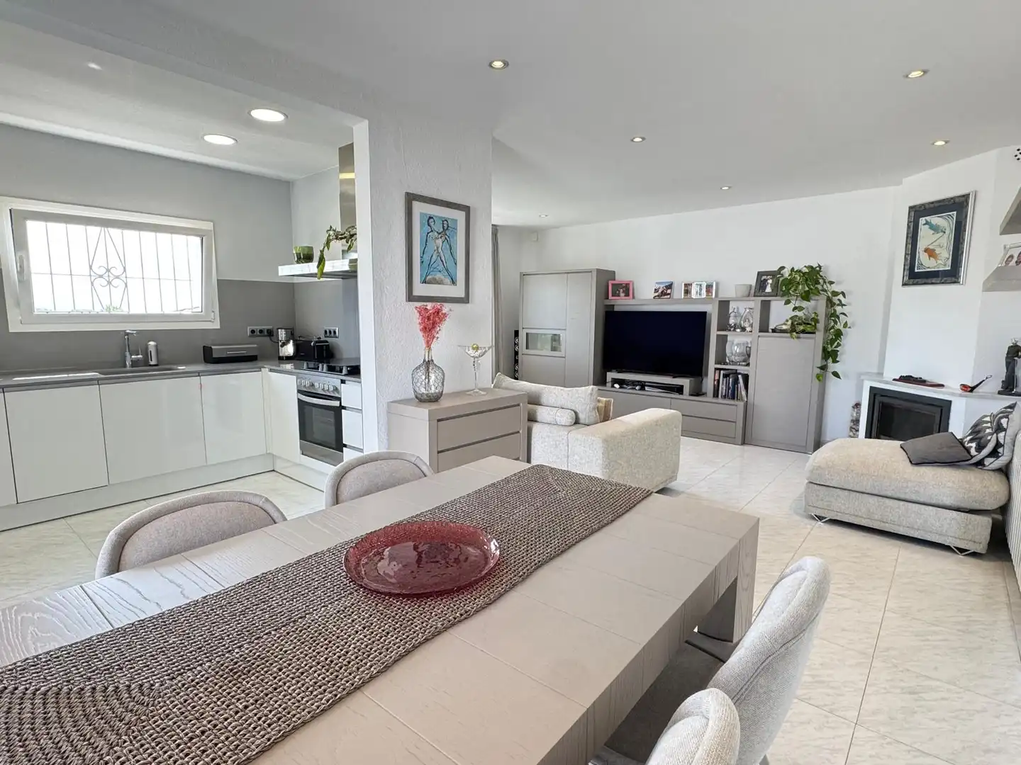 Sala de estar de Casa o chalet en venta en L'Escala con Aire acondicionado, Calefacción y Jardín privado