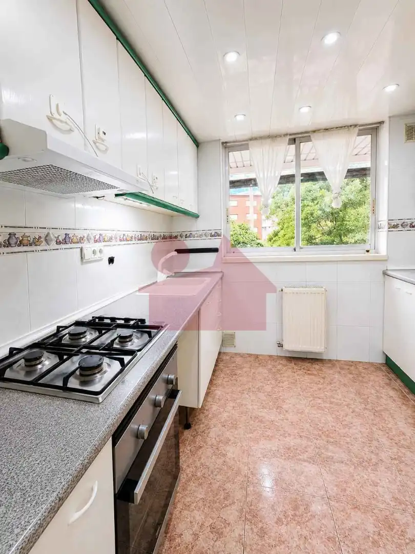 Cocina de Piso en venta en Mollet del Vallès con Calefacción, Balcón y Alarma