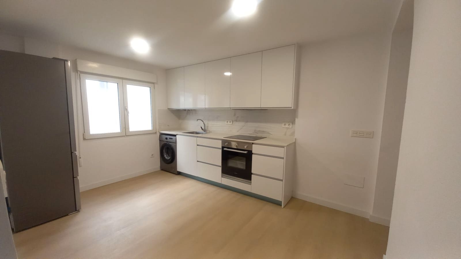 Flat to rent in Calle Feijoo, El Coto