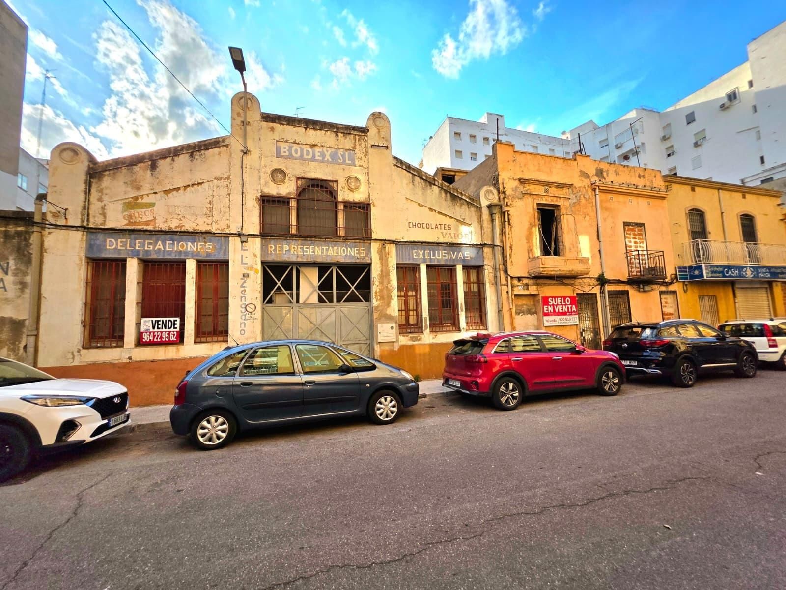 Industrial buildings for sale in Calle de Manuel Bellido, Ciutat del Transport - La Salera