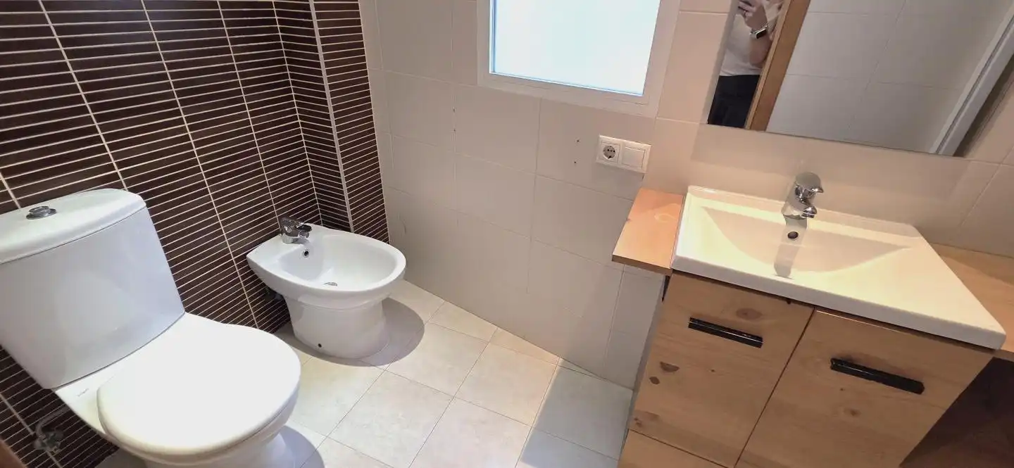 Bathroom of Flat for rent in Elche / Elx  with Furnished