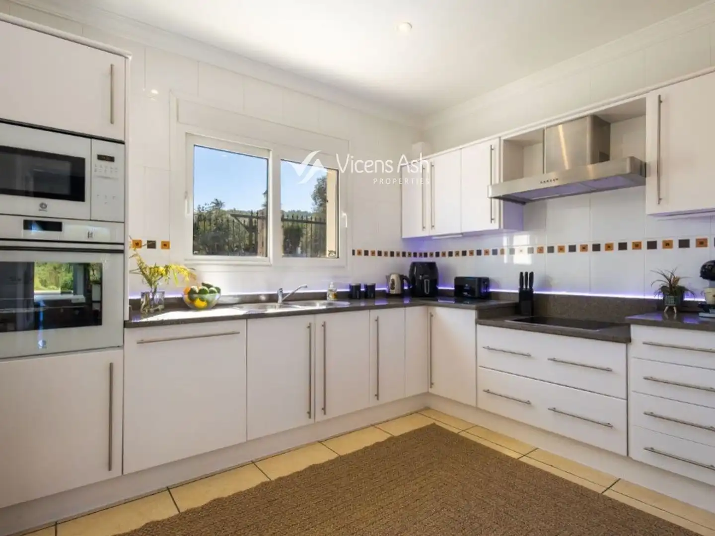 Kitchen of Houses for sale in Jávea / Xàbia  with Air Conditioner, Terrace and Swimming Pool