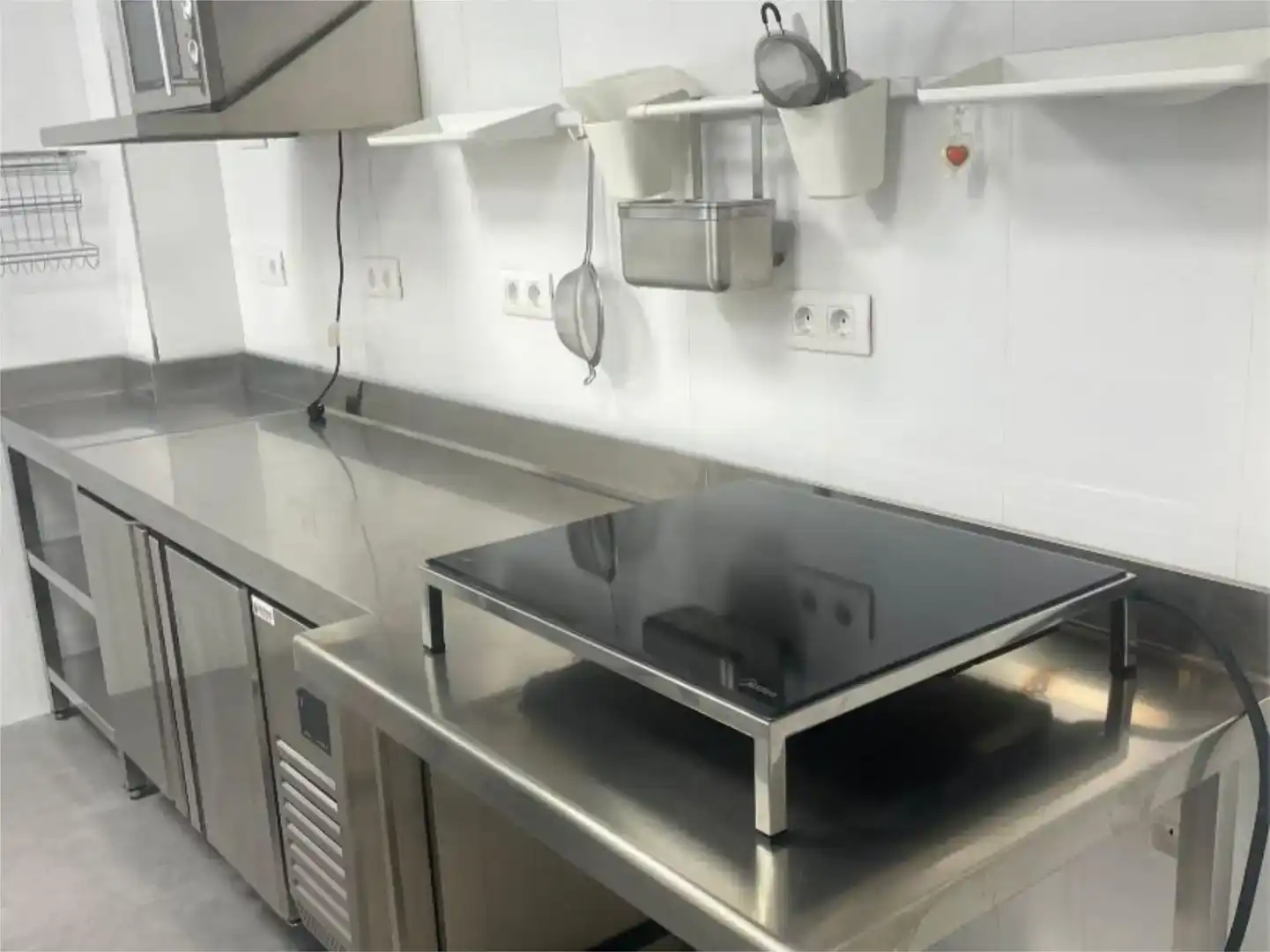 Cocina de Local en venta en San Bartolomé de Tirajana con Aire acondicionado y Amueblado