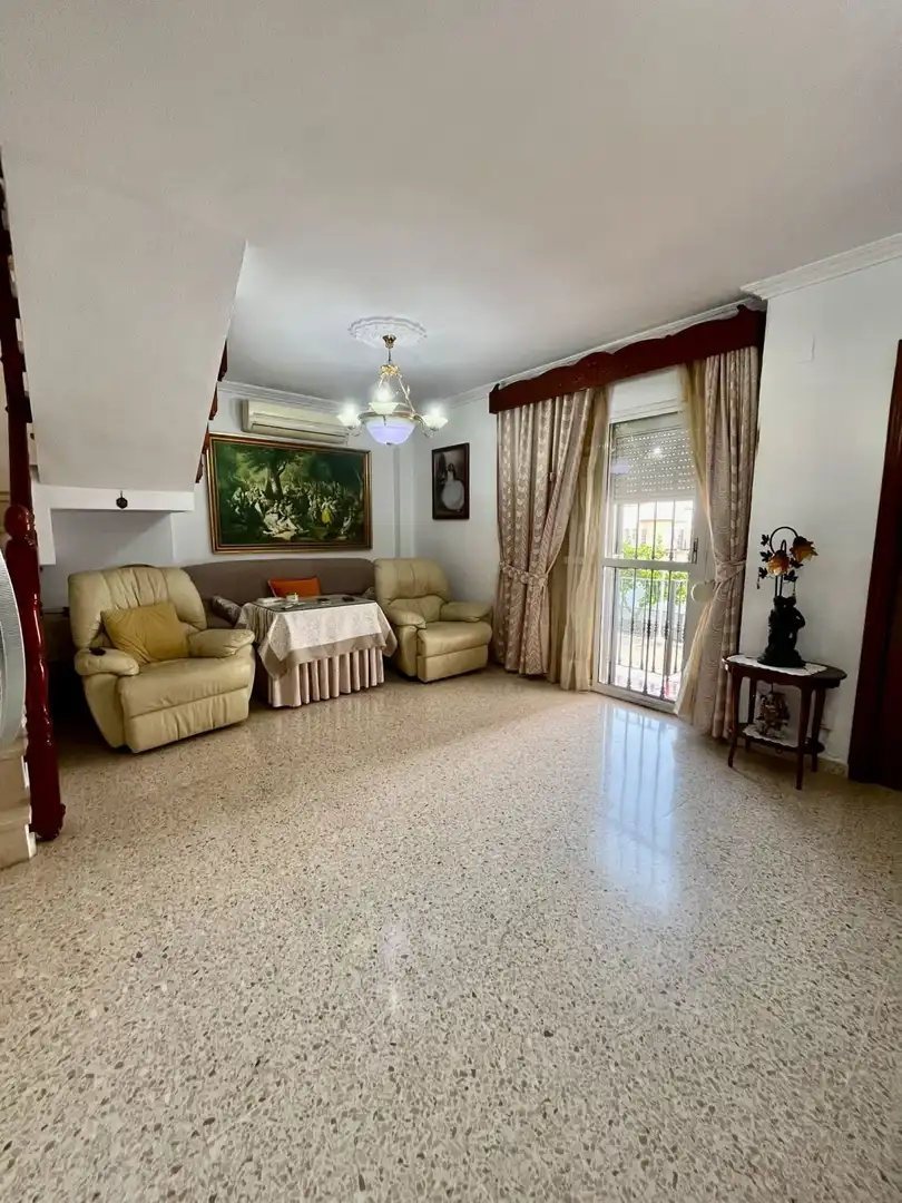Living room of Houses for sale in Castilleja de la Cuesta  with Air Conditioner, Heating and Terrace