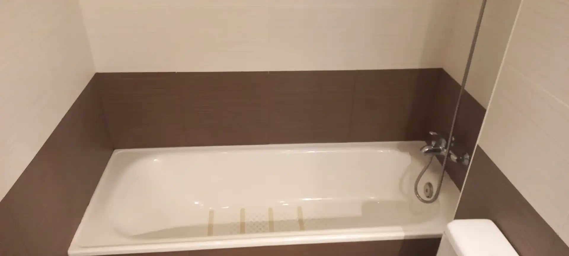 Baño de Piso en venta en Terrassa con Calefacción, Horno y Microondas