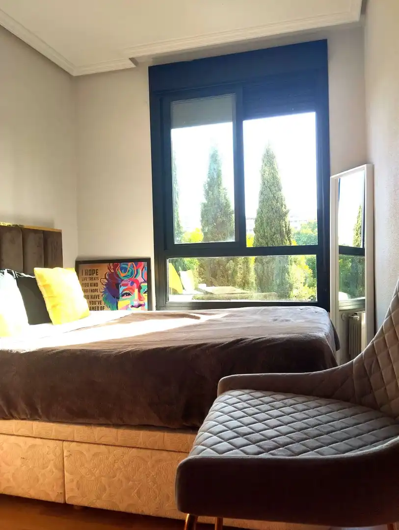 Schlafzimmer von Wohnung zur untervermieten in Madrid mit Klimaanlage, Heizung und Terrasse