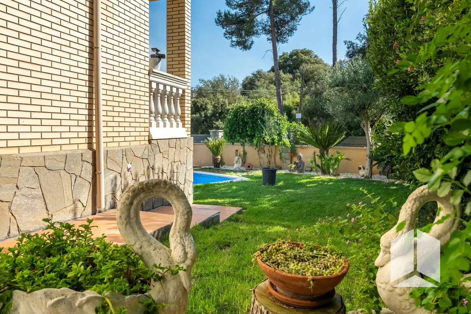 Garden of Houses for sale in Sant Vicenç Dels Horts  with Storage room and Swimming Pool