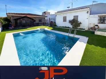 Xalet amb piscina en venda a Urbanización Cantarranas
