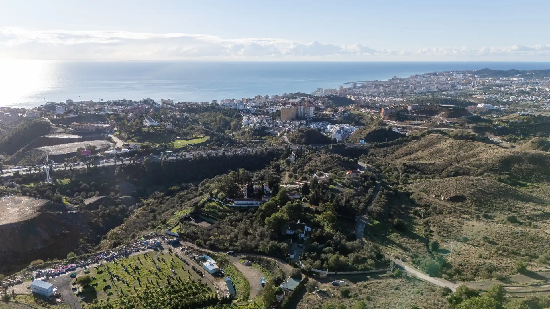 Vista exterior de Casa o xalet en venda en Fuengirola amb Aire condicionat, Jardí privat i Terrassa