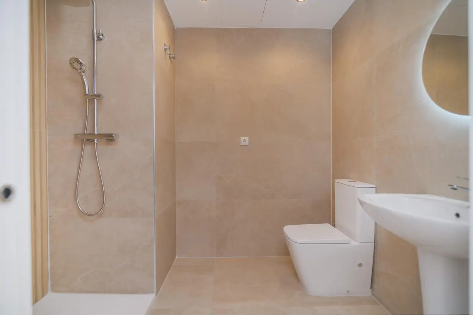 Penthouse with terrace for sale in Carrer Victòria 95, imagen 22