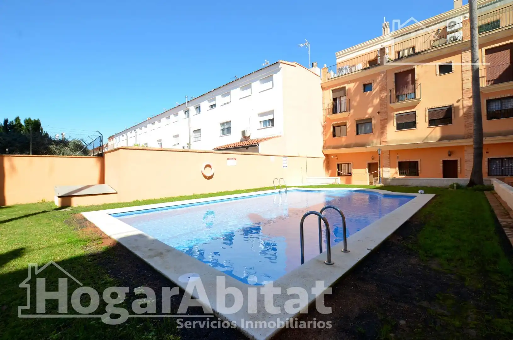 Piscina de Casa adosada en venta en Favara con Terraza, Trastero y Balcón