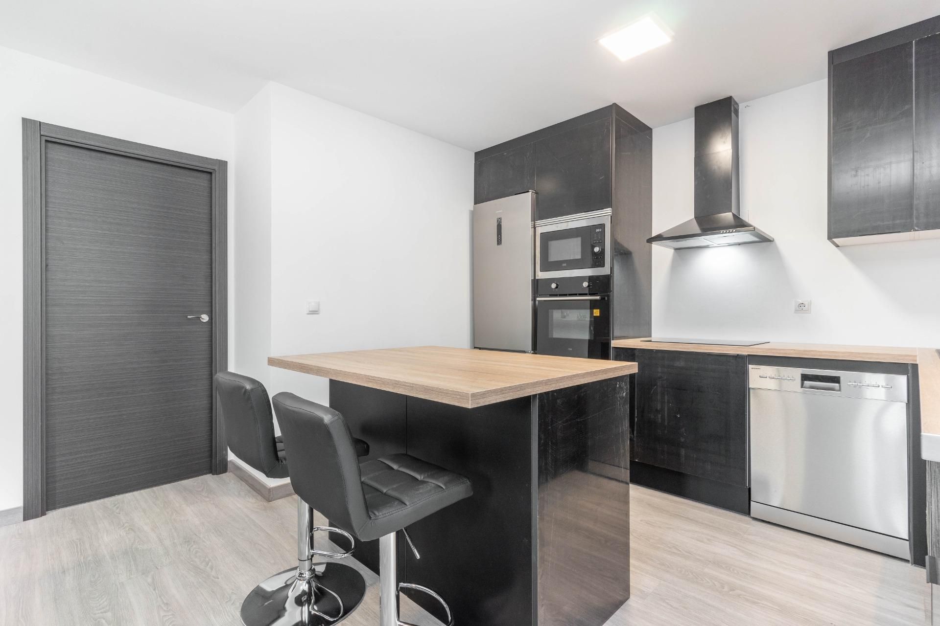 Cuina de Casa o xalet en venda en Mieres (Asturias) amb Jardí privat, Parquet i Terrassa
