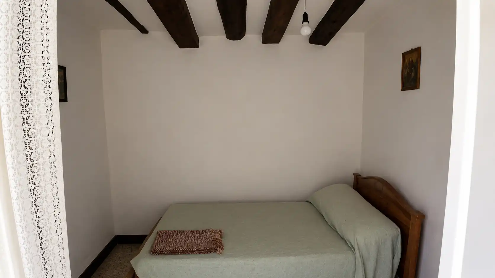 Dormitori de Casa adosada en venda en Torre del Compte, Teruel