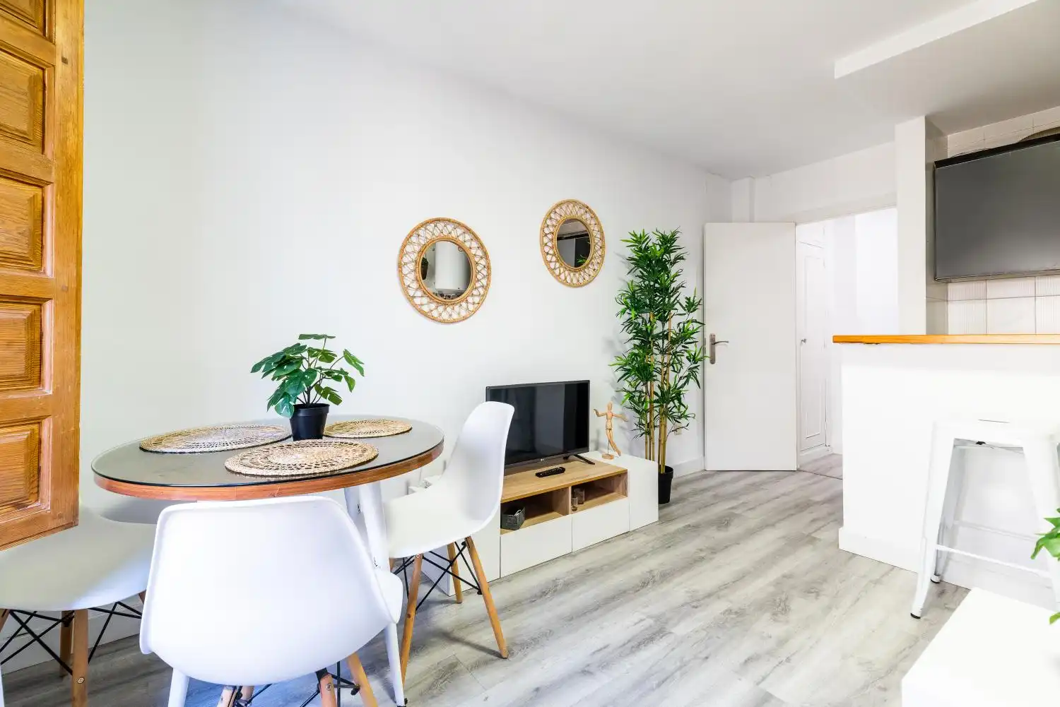 Living room of Flat for rent in Granada  with Air Conditioner, Heating and Furnished