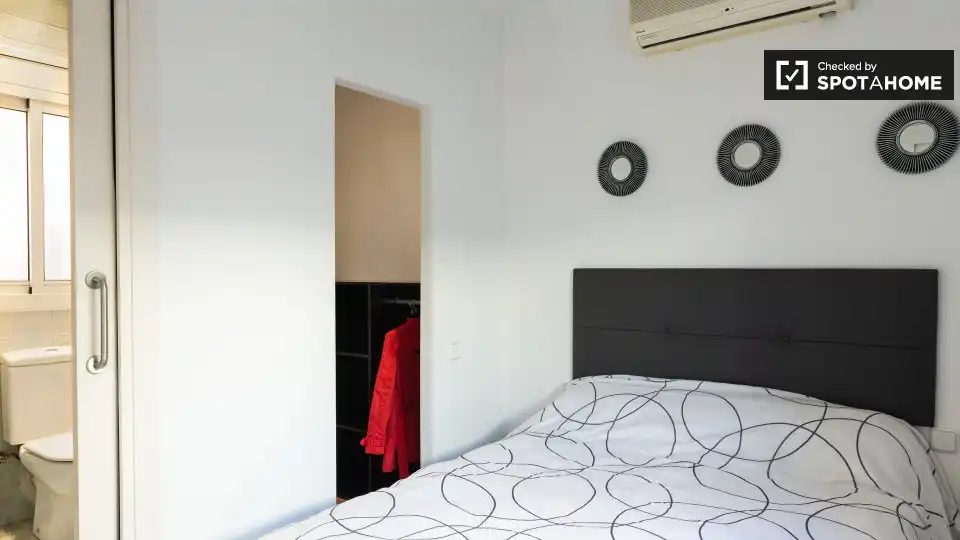 Schlafzimmer von Wohnung zur Miete in Barcelona mit Klimaanlage, Heizung und Möbliert