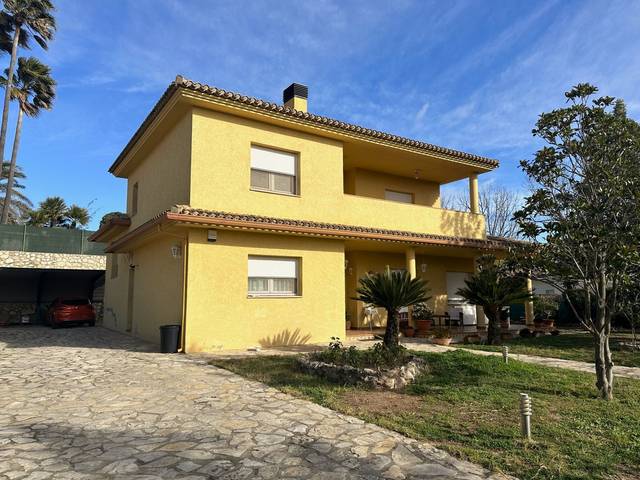 Casa-chalet en Venta en El Pilar