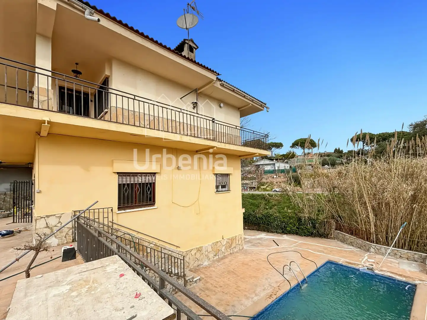 Vista exterior de Casa o xalet en venda en Maçanet de la Selva amb Calefacció i Piscina
