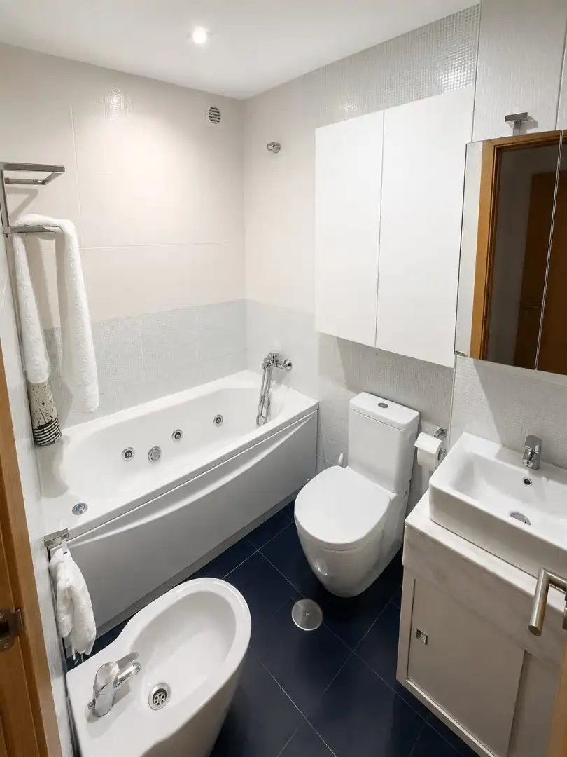 Bathroom of Flat for sale in A Coruña Capital   with Heating, Parquet flooring and Terrace