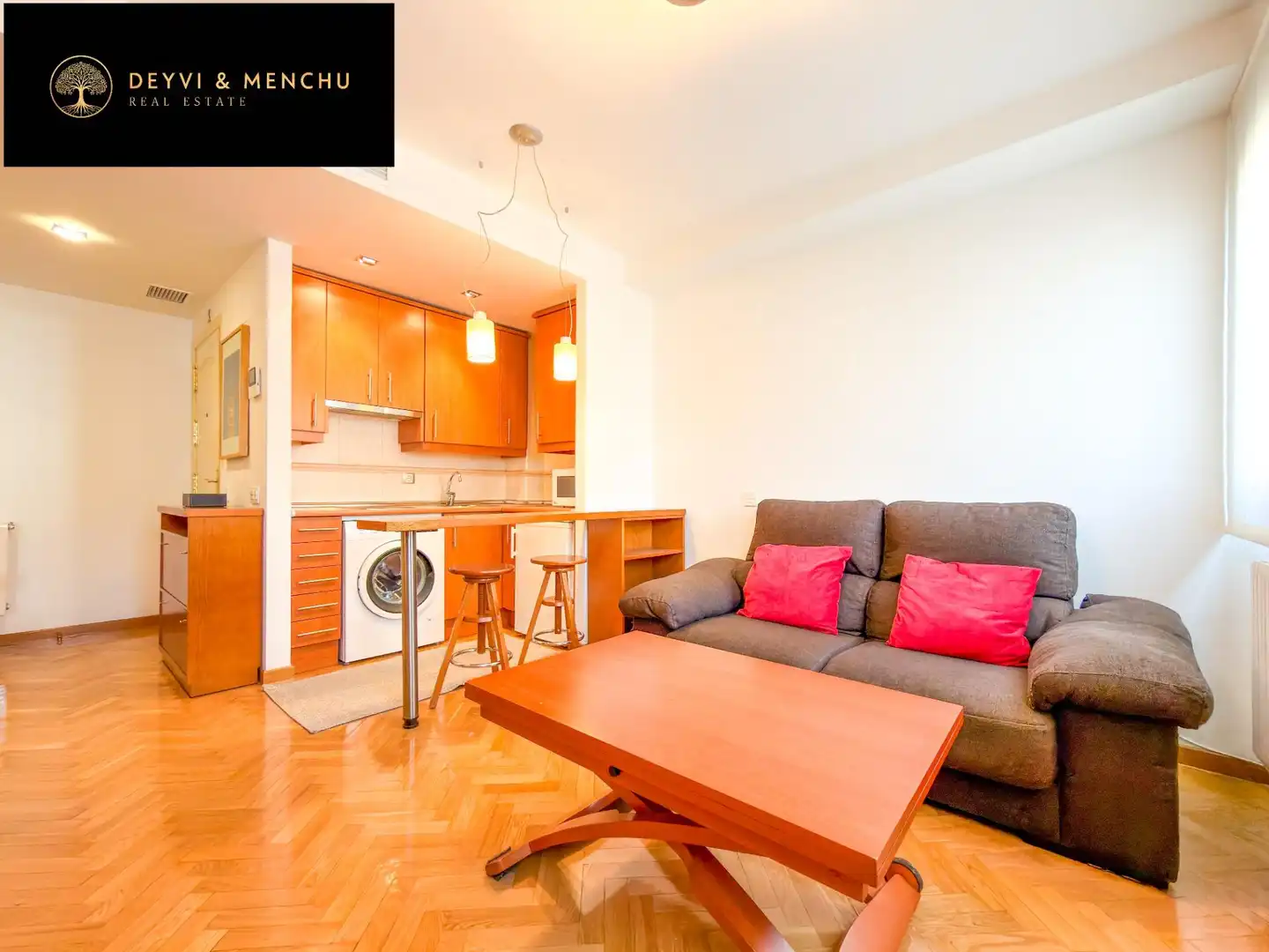 Living room of Flat for sale in Madrid  with Air Conditioner, Heating and Storage room