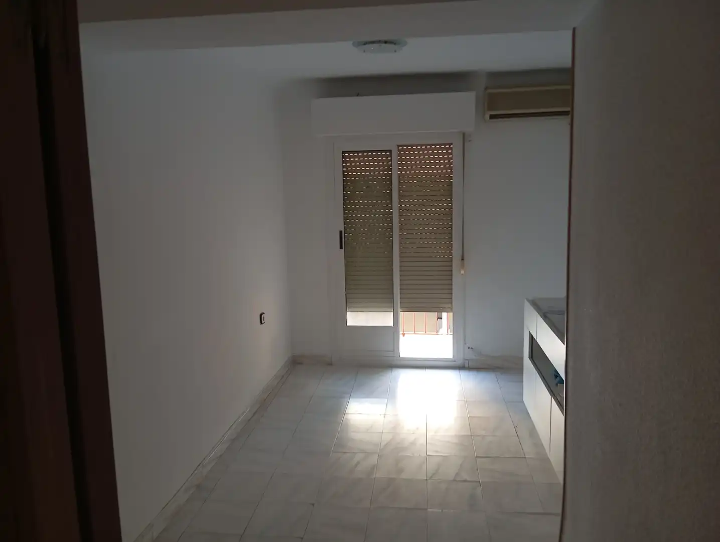 Wohnung zur Miete in Elche / Elx mit Klimaanlage, Ofen und Balkon