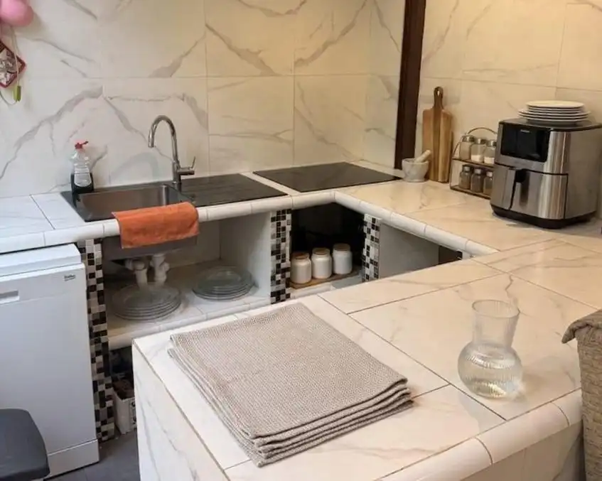 Cuina de Casa o xalet en venda en Santa Coloma de Gramenet amb Terrassa