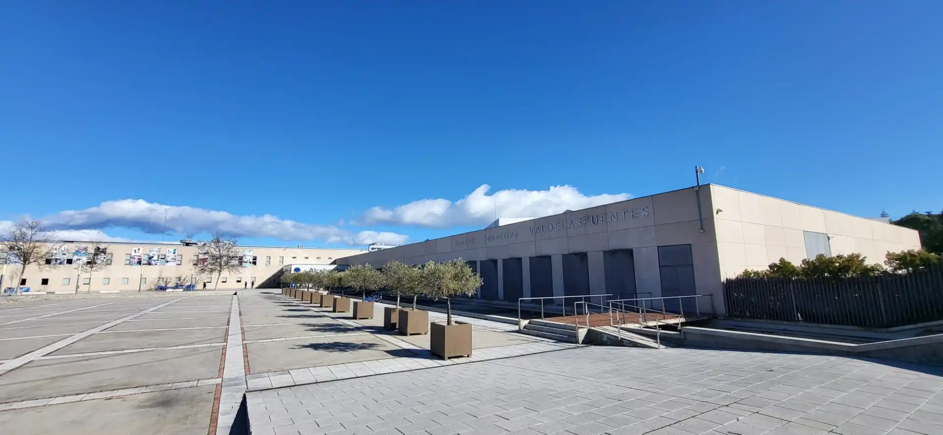 Vista exterior de Piso en venta en Alcobendas con Aire acondicionado, Calefacción y Jardín privado