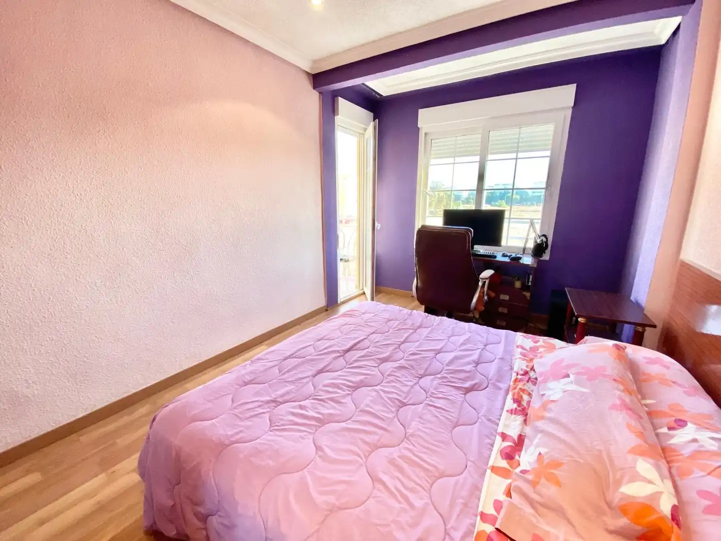 Dormitori de Apartament de lloguer en Torrevieja amb Calefacció, Terrassa i Moblat