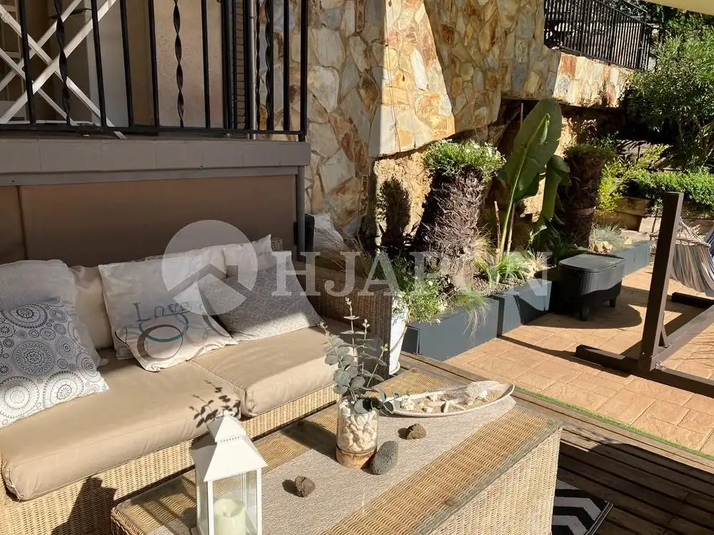 Terrassa de Casa o xalet en venda en Alella amb Aire condicionat, Calefacció i Jardí privat