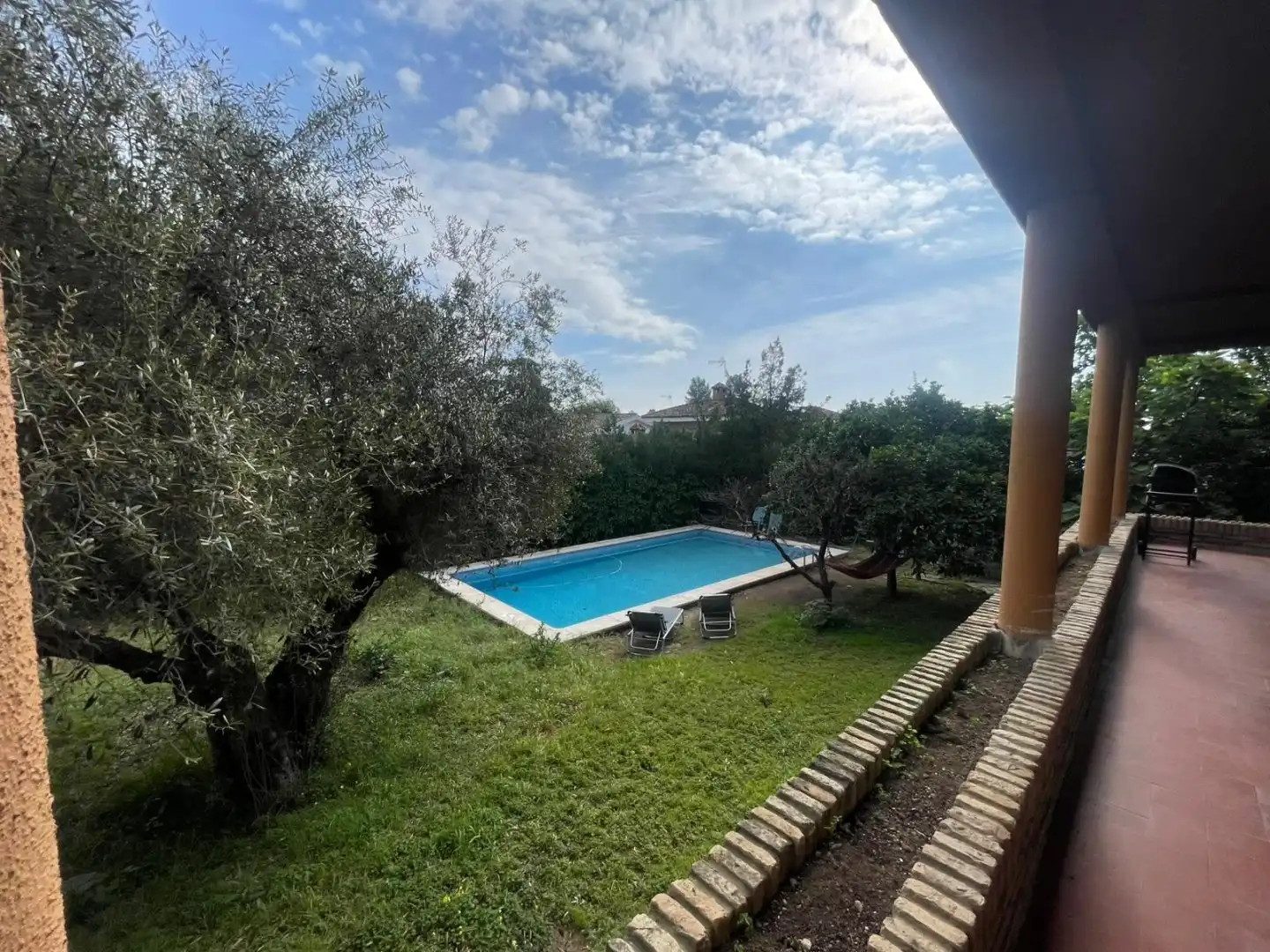 Piscina de Casa o chalet en venta en Tomares con Terraza, Trastero y Amueblado