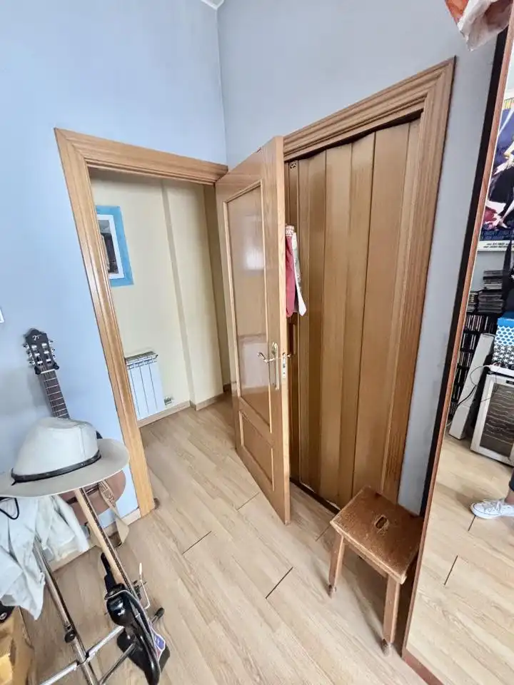 Flat for sale in Zaragoza  with Air Conditioner, Heating and Balcony