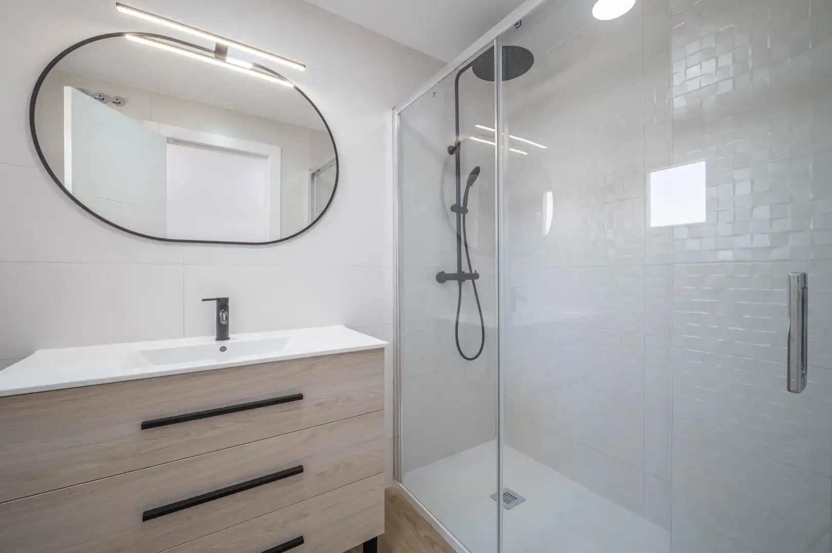 Bathroom of Attic for sale in Granada  with Air Conditioner, Heating and Private garden