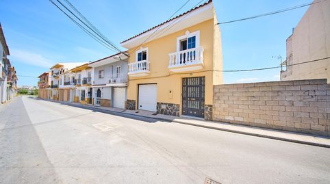 Foto 3 de Casa adosada en venta en Calle Cipres, Baza, Granada
