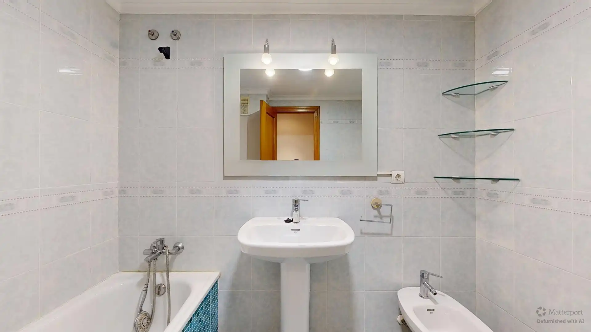 Baño de Piso en venta en Torrent con Aire acondicionado, Calefacción y Terraza