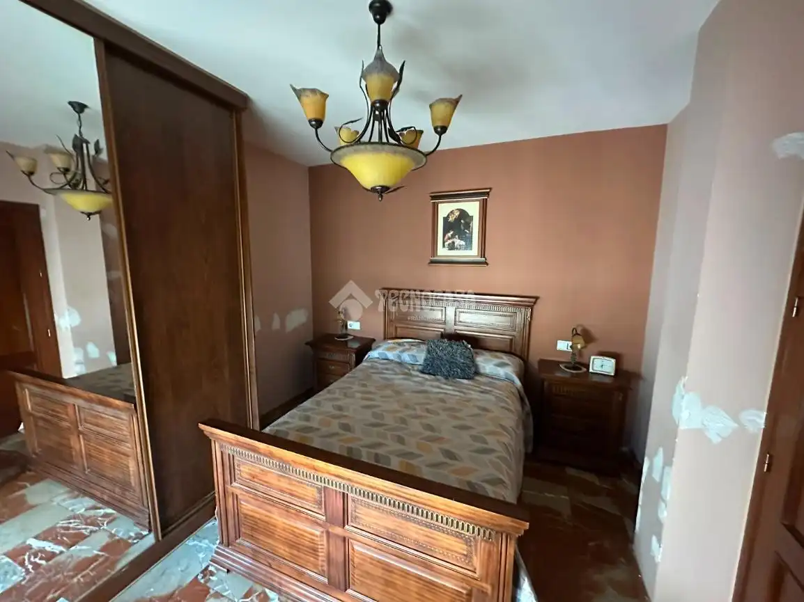 Dormitori de Casa adosada en venda en Mengíbar amb Aire condicionat, Calefacció i Balcó