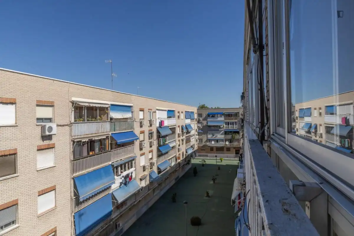 Vista exterior de Apartamento para compartir en Parla con Calefacción, Amueblado y Horno
