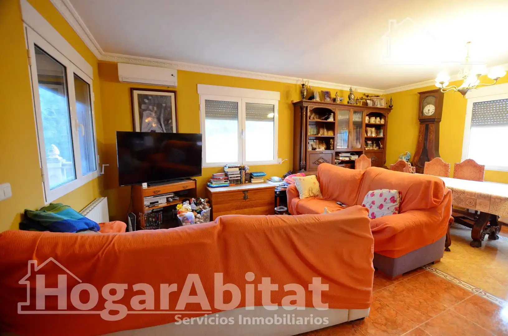Sala de estar de Casa o chalet en venta en Alicante / Alacant con Aire acondicionado, Calefacción y Jardín privado