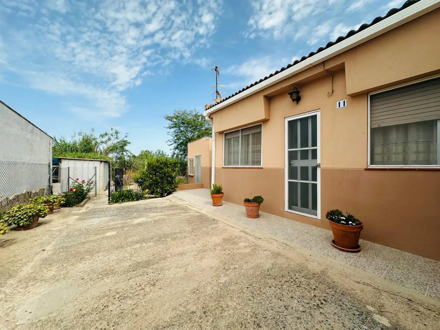 Vista exterior de Casa o xalet en venda en Sant Jaume d'Enveja amb Jardí privat i Moblat