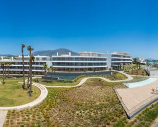 Vista exterior de Planta baixa de lloguer en Estepona amb Terrassa i Piscina