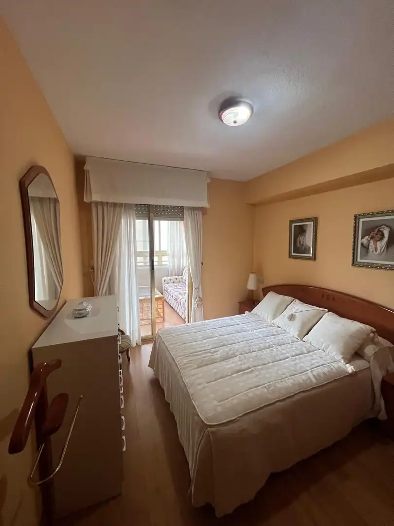 Habitación de Piso en venta en Benidorm con Aire acondicionado, Terraza y Amueblado