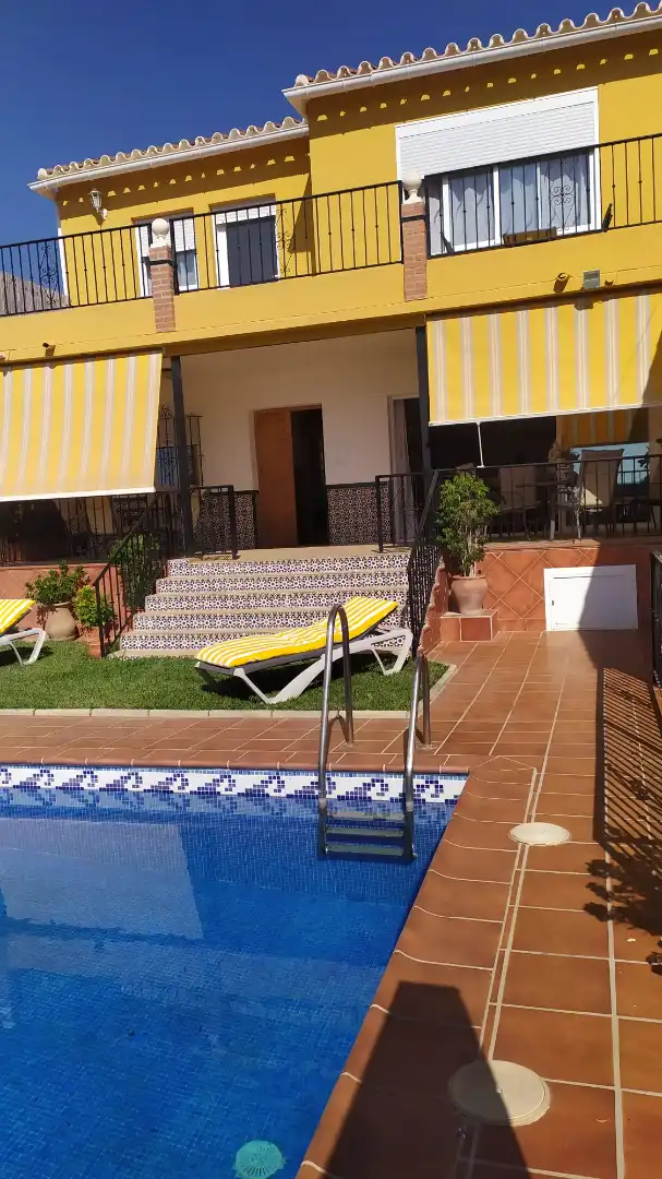 Piscina de Casa o chalet de alquiler en Nerja con Aire acondicionado, Calefacción y Terraza