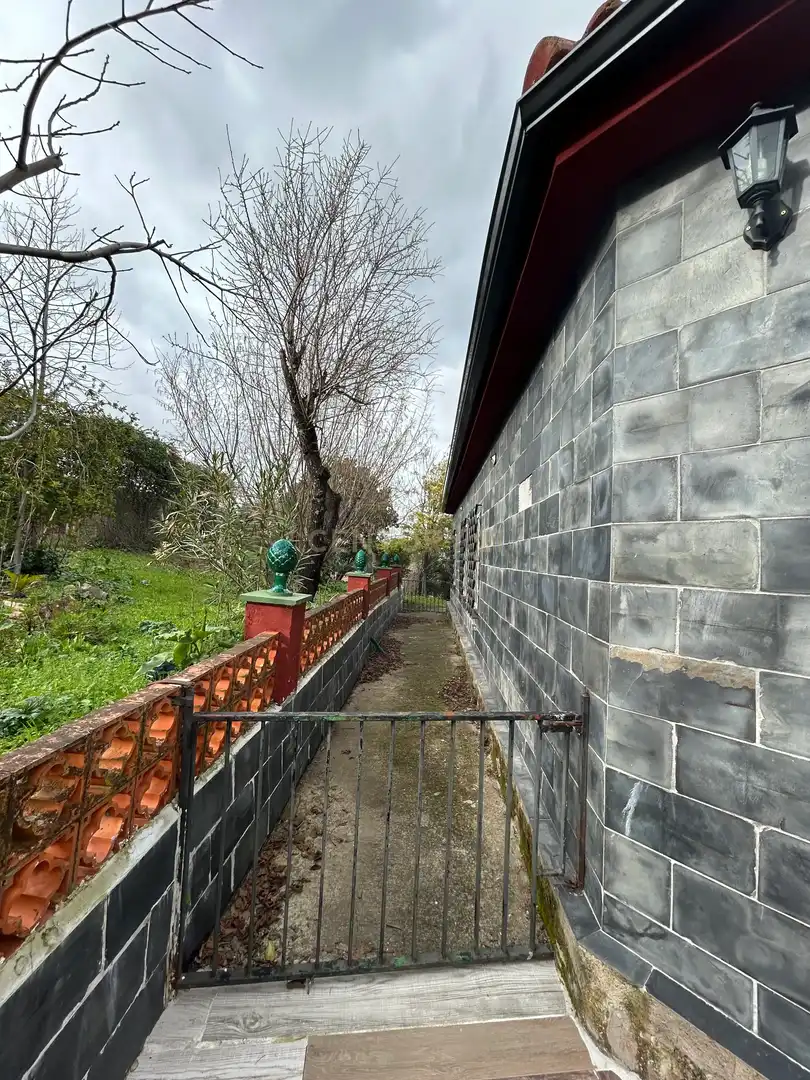 Vista exterior de Casa o xalet en venda en Cáceres amb Jardí privat i Piscina
