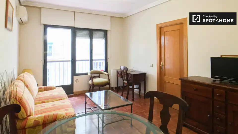 Flat with terrace to rent in Centro