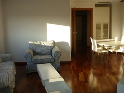 Sala d'estar de Pis de lloguer en Girona Capital amb Calefacció, Terrassa i Traster